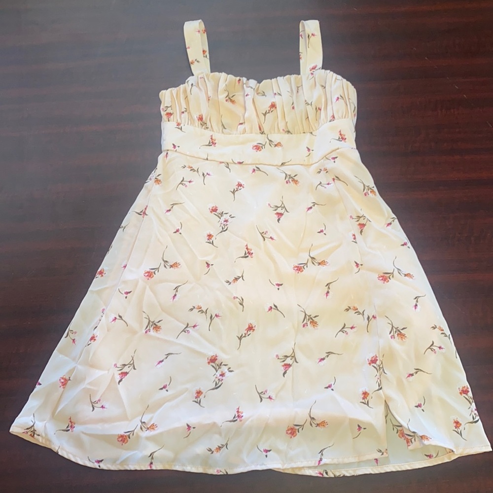 Girls floral dress, Good used condition size 7